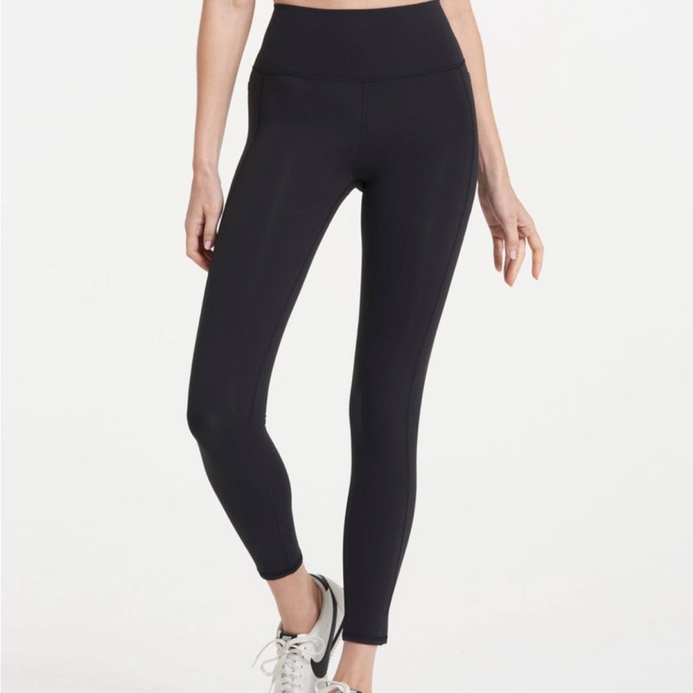 Vuori Studio Pocket Leggings, black short/petite
